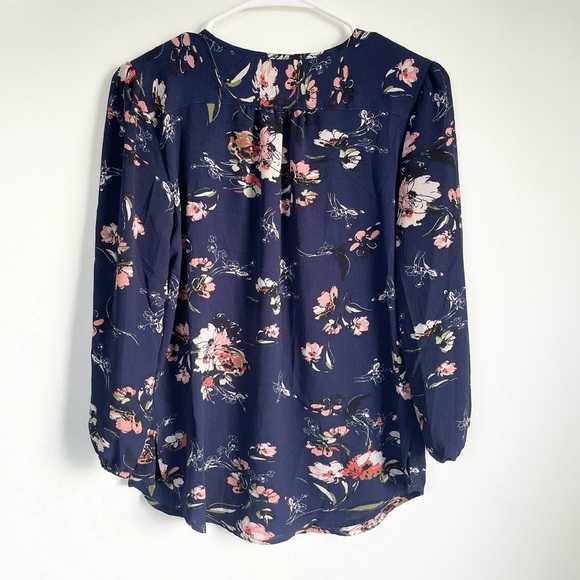 Fun2fun Kenmore split neck blouse - Picture 5 of 6